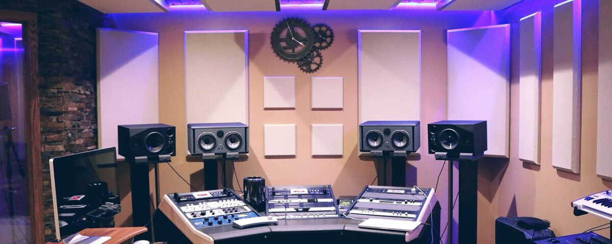 music studio recreational room