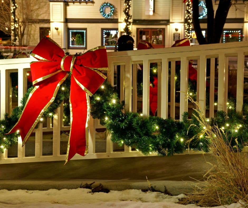 Outdoor holiday decorating tips